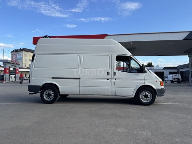 Ford Transit-4