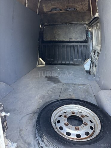 Ford Transit-8