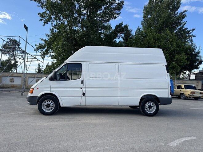 Ford Transit-5