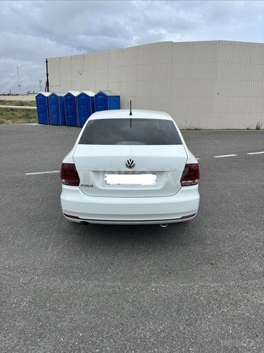 Volkswagen Polo-5