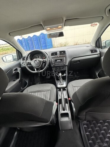 Volkswagen Polo-9