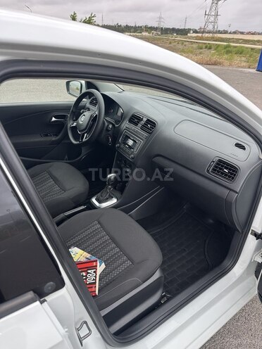 Volkswagen Polo-8