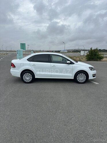 Volkswagen Polo-4