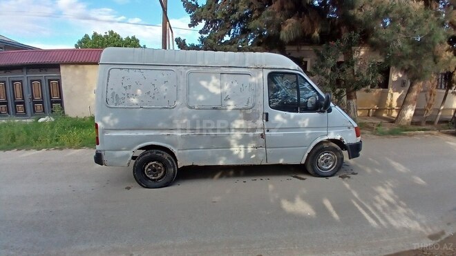 Ford Transit-6