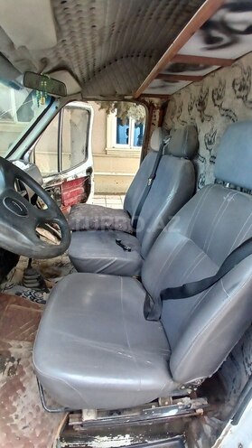 Ford Transit-10