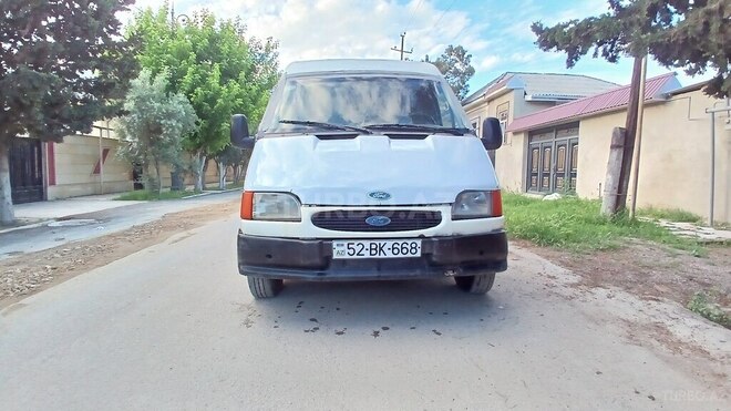Ford Transit-2