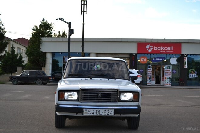 LADA (VAZ) 2107-2