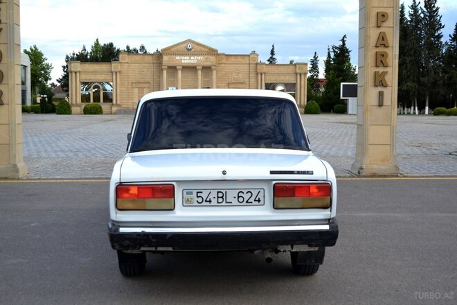 LADA (VAZ) 2107-5