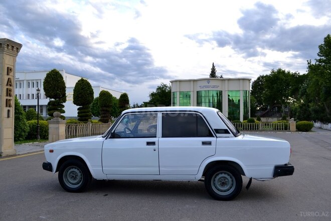 LADA (VAZ) 2107-4