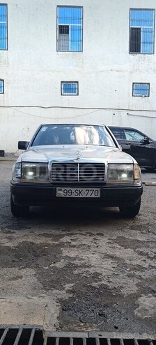 Mercedes 250 D-1