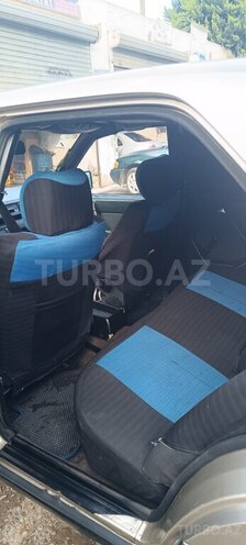Mercedes 250 D-6