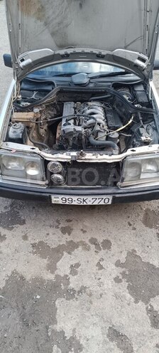 Mercedes 250 D-9