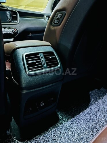 Kia Sorento-15