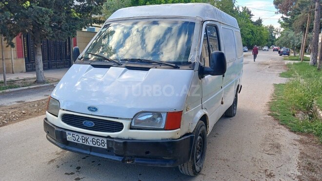 Ford Transit-4
