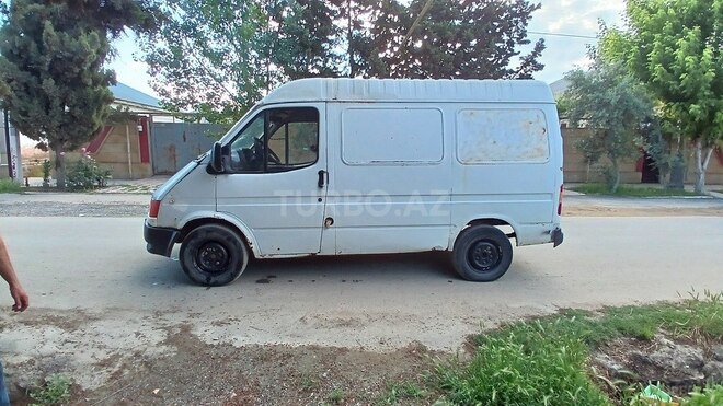 Ford Transit-7