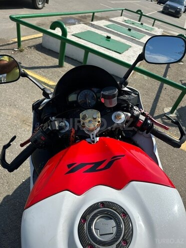 Yamaha YZF-R1-2