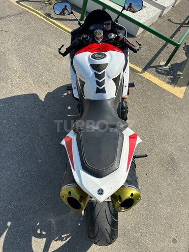 Yamaha YZF-R1-3