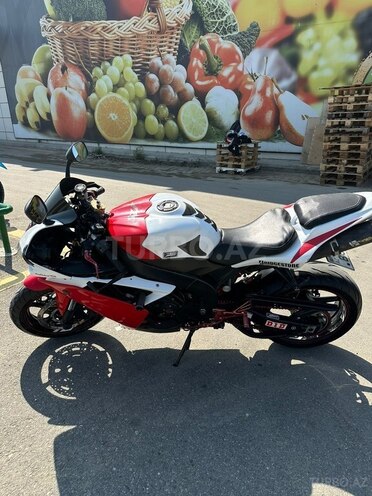 Yamaha YZF-R1-11