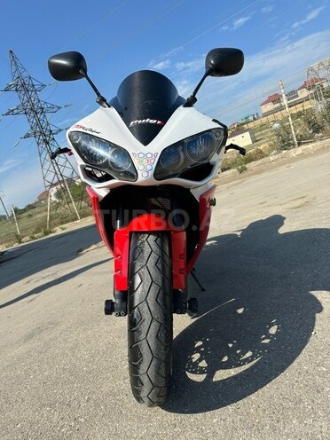 Yamaha YZF-R1-6
