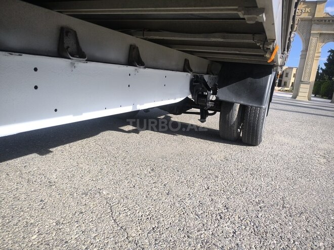 Ford Transit-8