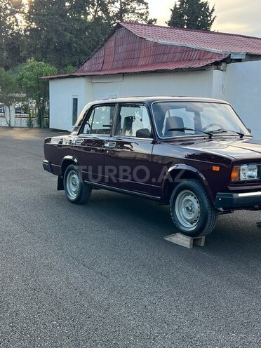 LADA (VAZ) 2107-2
