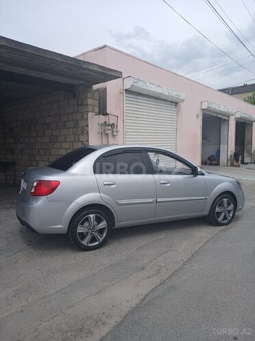 Kia Rio-5