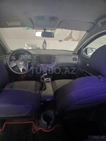 Kia Rio-7