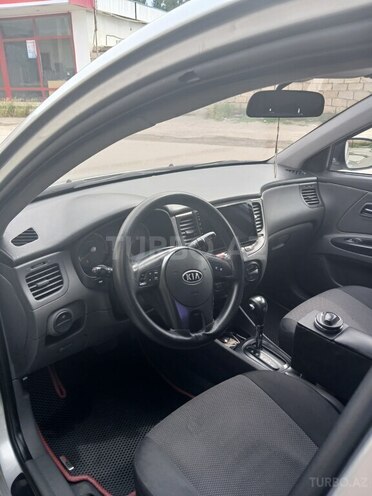 Kia Rio-8