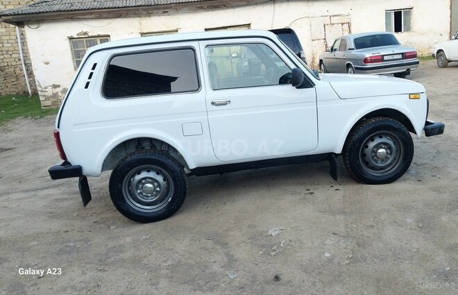LADA (VAZ) Niva-21