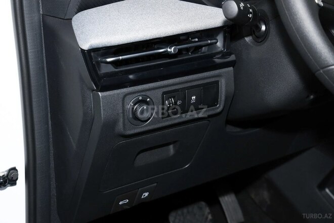 Wuling Alvez-12