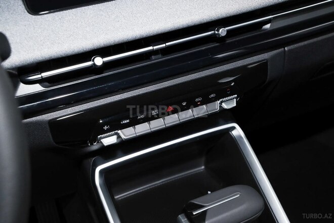 Wuling Alvez-13
