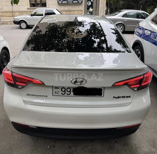 Hyundai Sonata-5