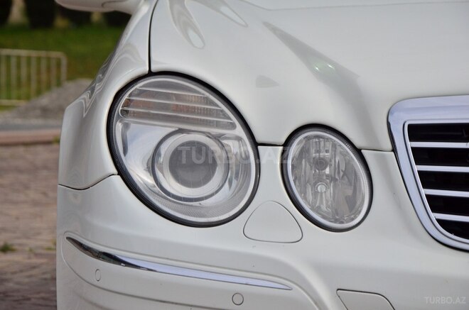 Mercedes E 300-10