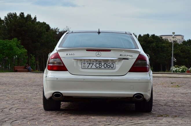 Mercedes E 300-9