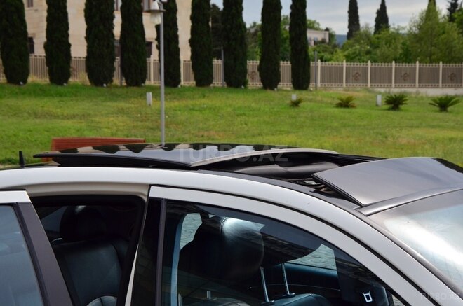 Mercedes E 300-13