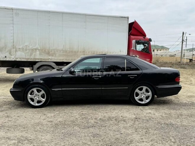 Mercedes E 320 2001, 60,000 km - 3.2 l - Şirvan