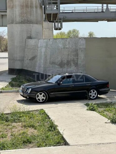 Mercedes E 320 2001, 60,000 km - 3.2 l - Şirvan