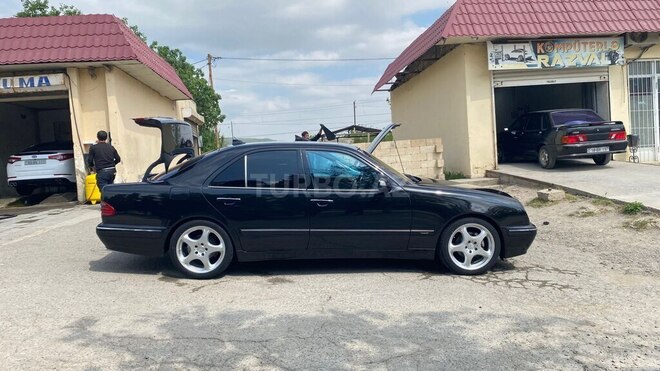 Mercedes E 320 2001, 60,000 km - 3.2 l - Şirvan