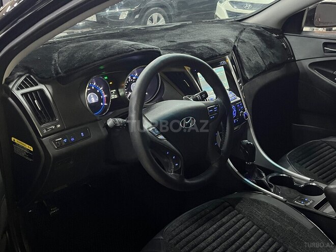 Hyundai Sonata-13