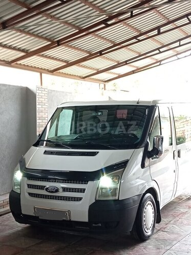 Ford Transit-4