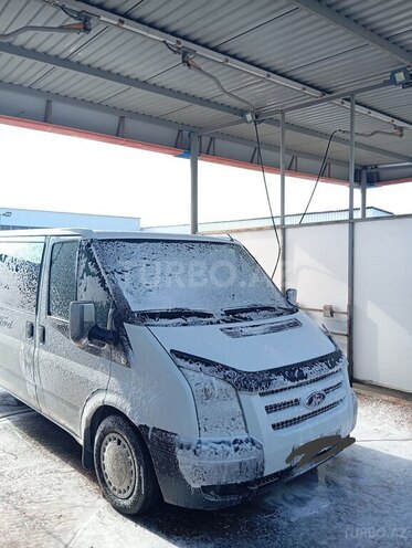 Ford Transit-3