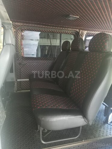 Ford Transit-10