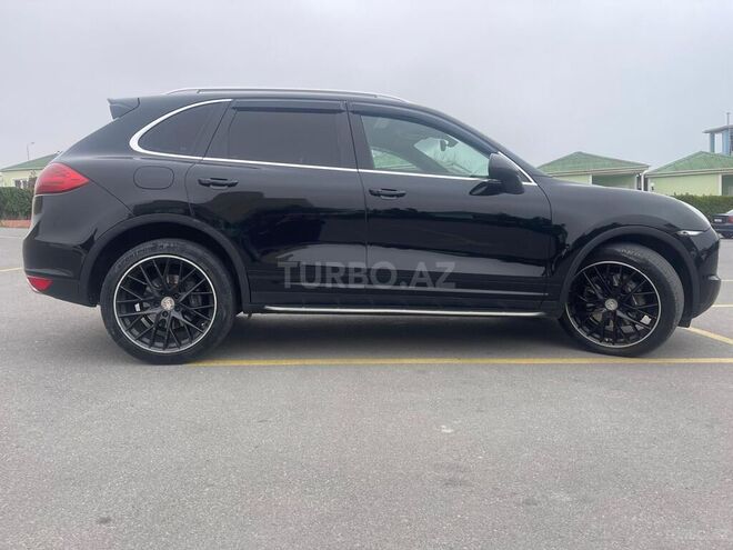 Porsche Cayenne-2