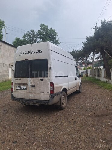 Ford Transit-3