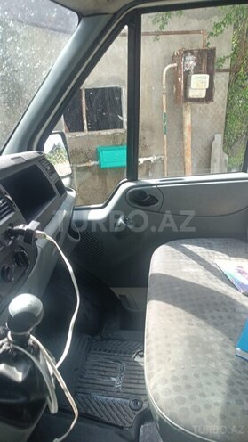 Ford Transit-10