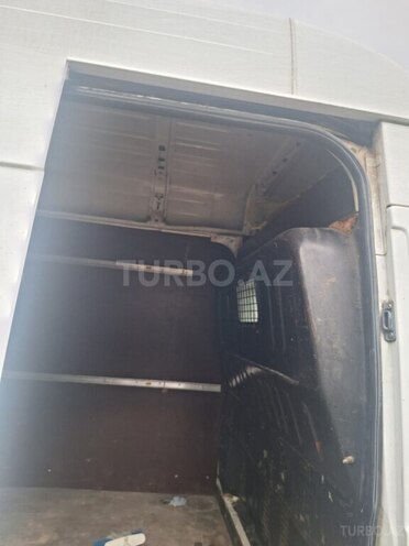Ford Transit-9