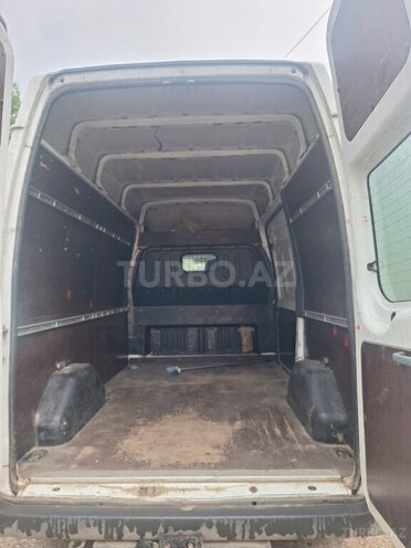 Ford Transit-12