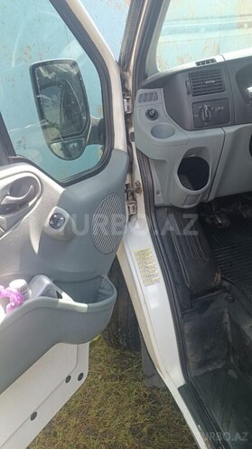 Ford Transit-13