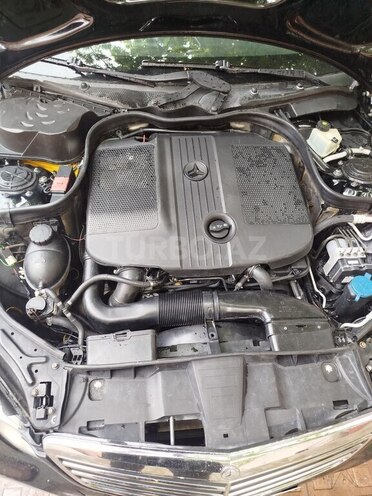 Mercedes E 220-11