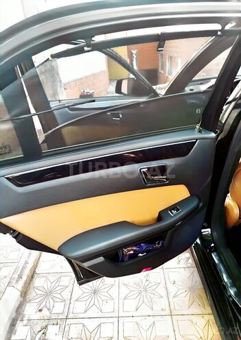 Mercedes E 220-9